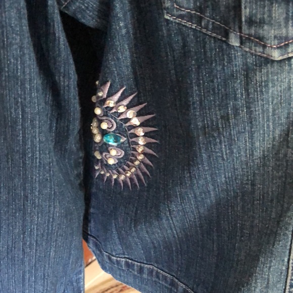 Yilukadan denim jacket size with embellished cuffs size xxl. - Picture 3 of 6